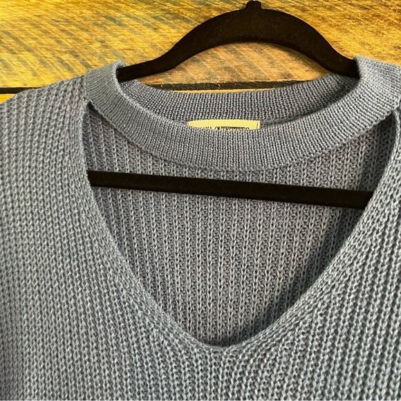 Zenana Blue‎ Sweater Size Small - Picture 3 of 11